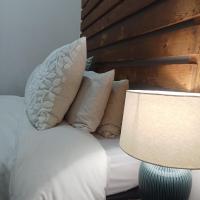 Raapfontein Saffier self-catering caravan with outdoor dining area